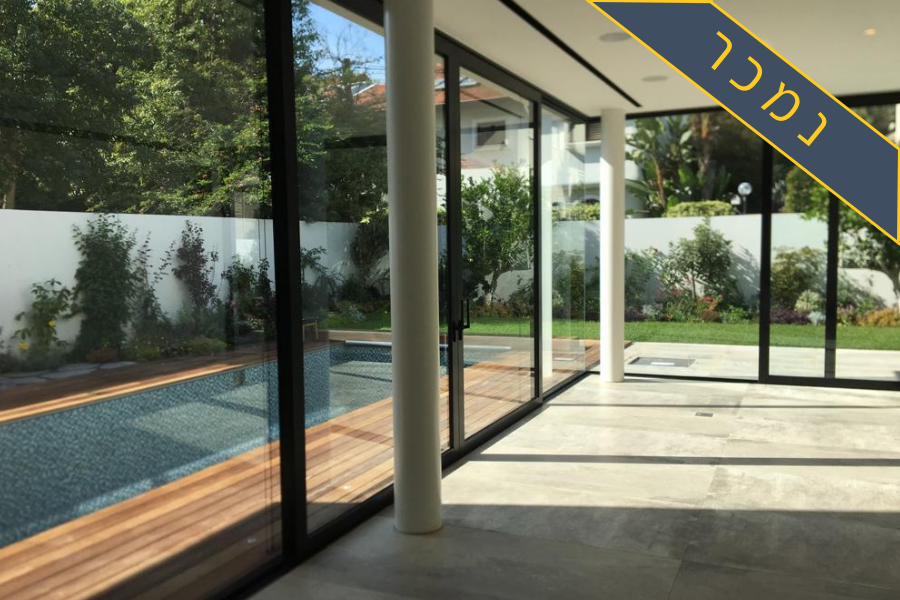 בית פרטי למכירה מערב רעננה סלון