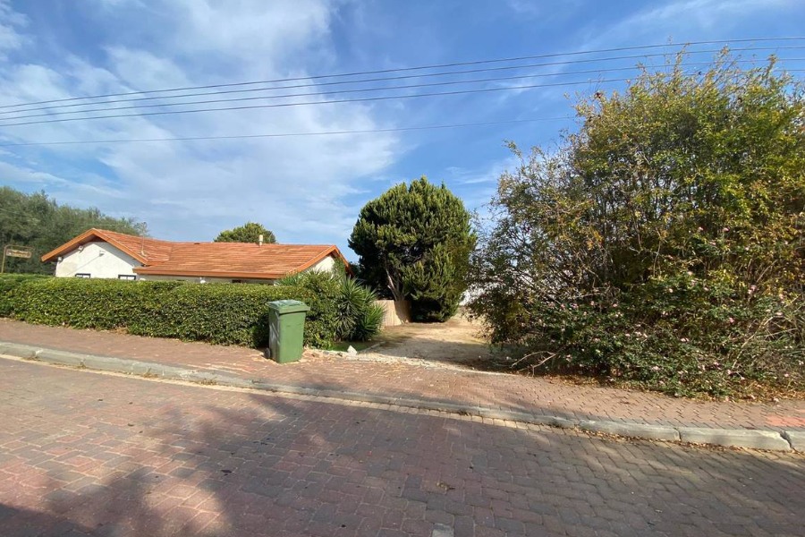 נחלה למכירה במושב בצרה