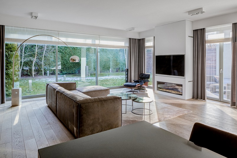 בית משק מודרני למכירה במרכז